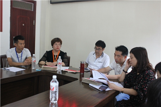 亿诚公司岚皋中学帮困助学活动 亿诚公司岚皋中学帮困助学活动