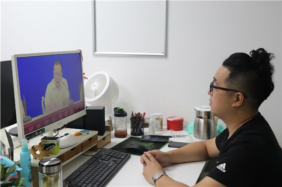 观看开幕式 观看开幕式