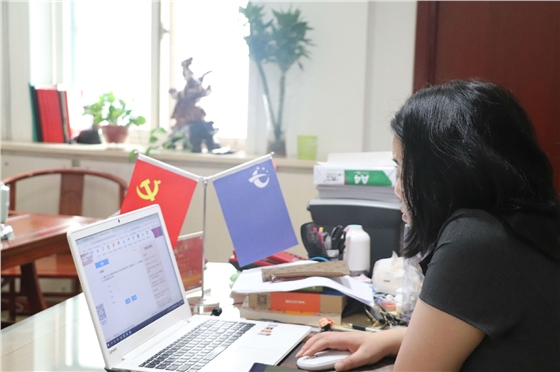 参赛人员积极答题 参赛人员积极答题