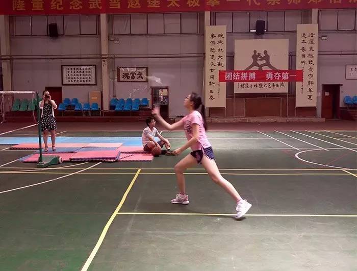 亿诚建设第一届团结杯羽毛球赛 亿诚建设第一届团结杯羽毛球赛