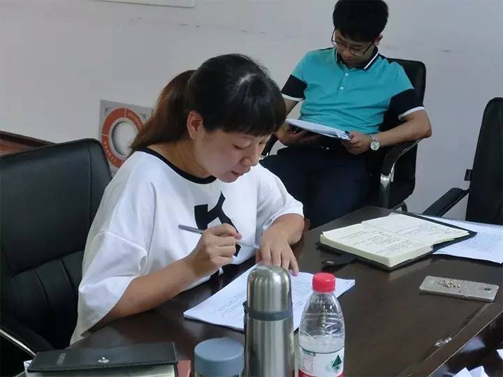 亿诚建设各部门部长做半年汇报 亿诚建设各部门部长做半年汇报