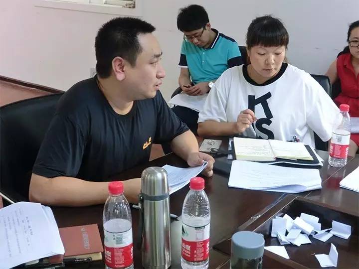 亿诚建设各部门部长做半年汇报 亿诚建设各部门部长做半年汇报