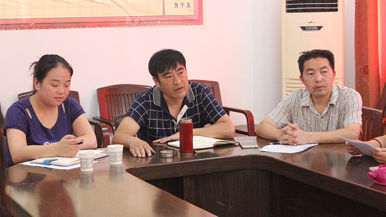 岚皋中学帮困助学发放仪式