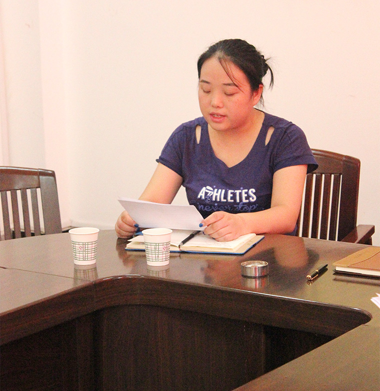 岚皋中学帮困助学发放仪式