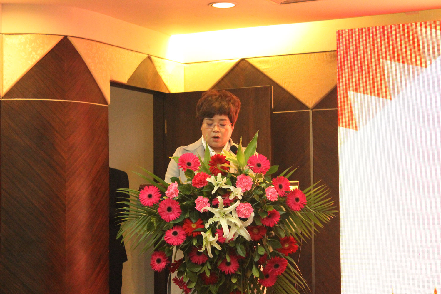 李妮董事长 李妮董事长