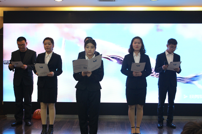 朗诵《你是人间的四月天》 朗诵《你是人间的四月天》