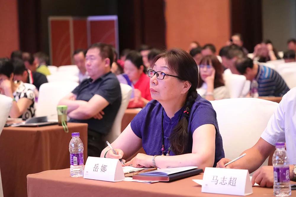 资深物业师—岳娜 资深物业师—岳娜