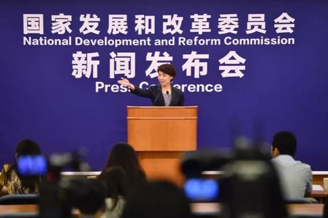 国家发改委政研室副主任、委新闻发言人孟玮 国家发改委政研室副主任、委新闻发言人孟玮