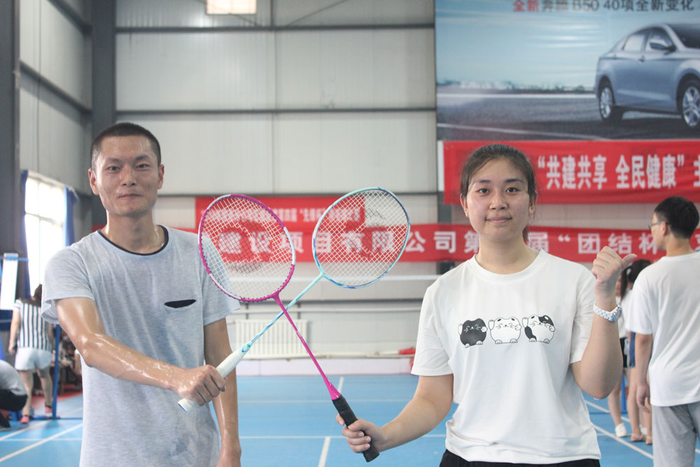 混双季军:经营拓展部都鑫、张怡 混双季军:经营拓展部都鑫、张怡