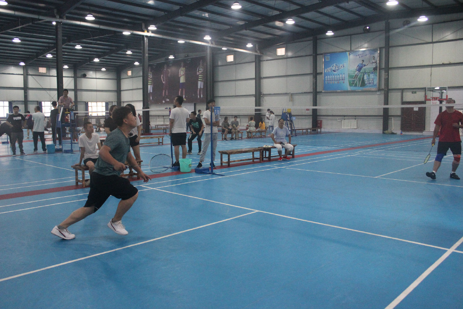 亿诚第四届“团结杯”羽毛球比赛