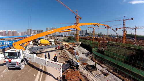 世界超长臂架80米泵车助力太原市政工程建设 世界超长臂架80米泵车助力太原市政工程建设