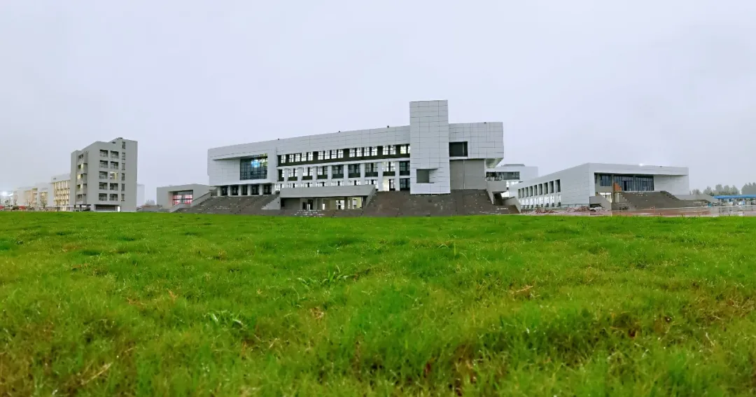 西安市高新区第九初级中学 西安市高新区第九初级中学