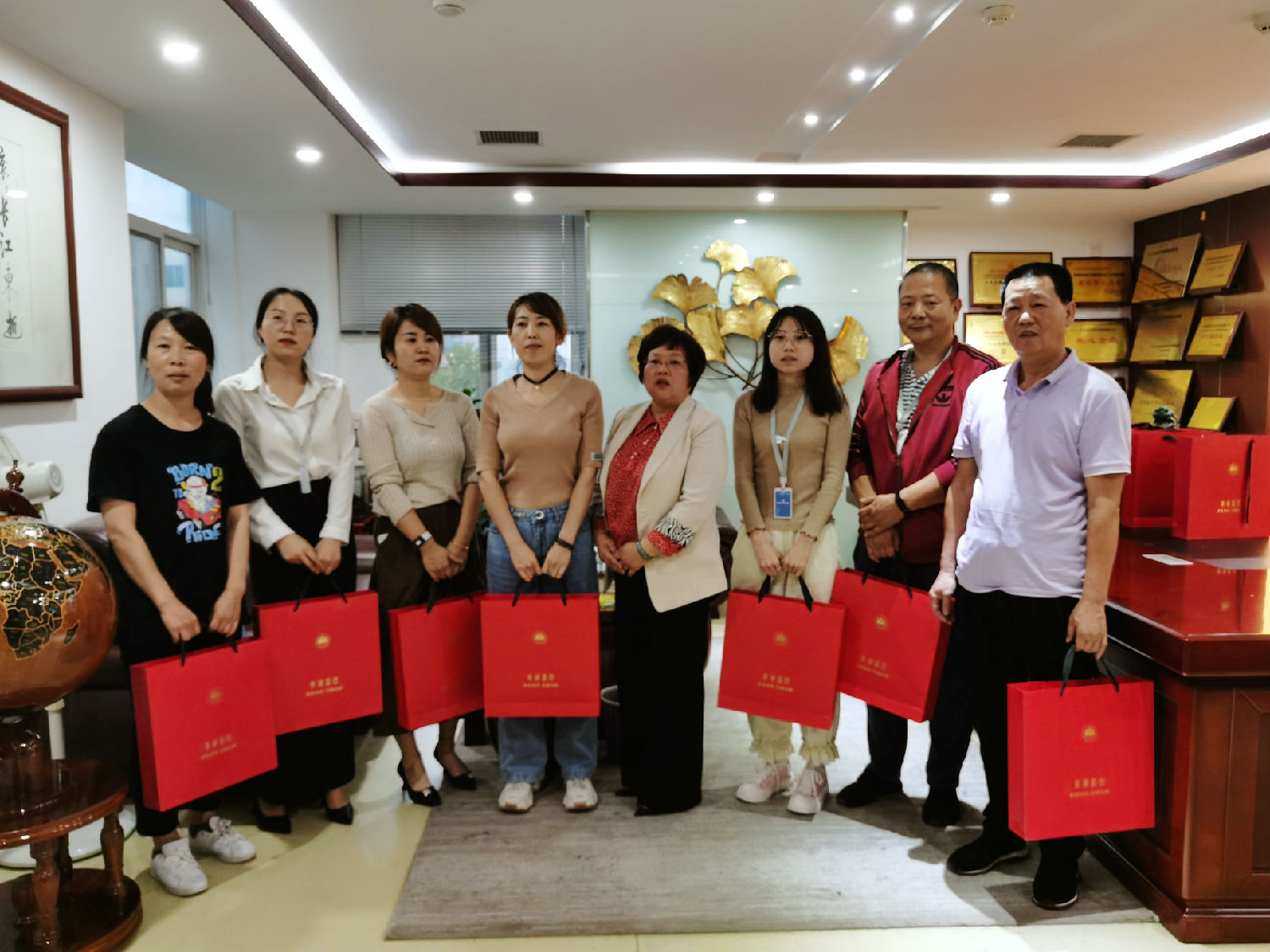 花好月圆,情暖中秋|亿诚公司祝大家中秋节快乐! 花好月圆,情暖中秋|亿诚公司祝大家中秋节快乐!